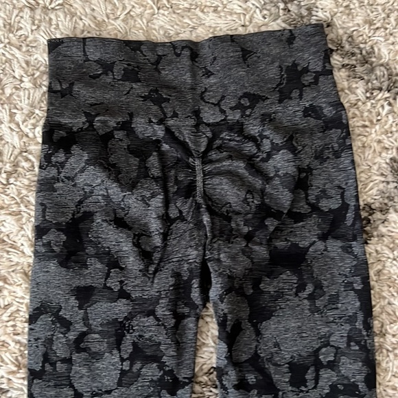 Gymshark scrunch butt leggings - Picture 3 of 3